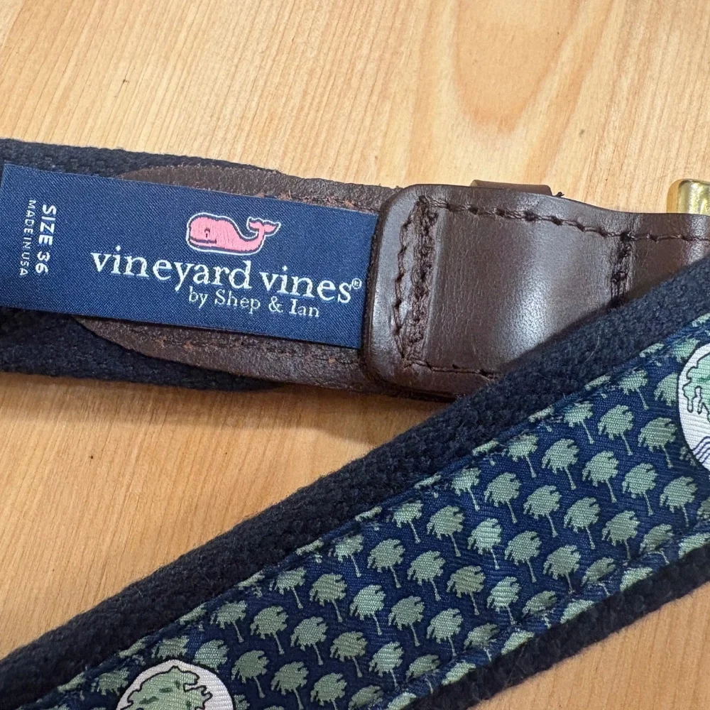 Vineyard Vines Leather Belt – Size 26 – 100% Cowhide Leather – Like New